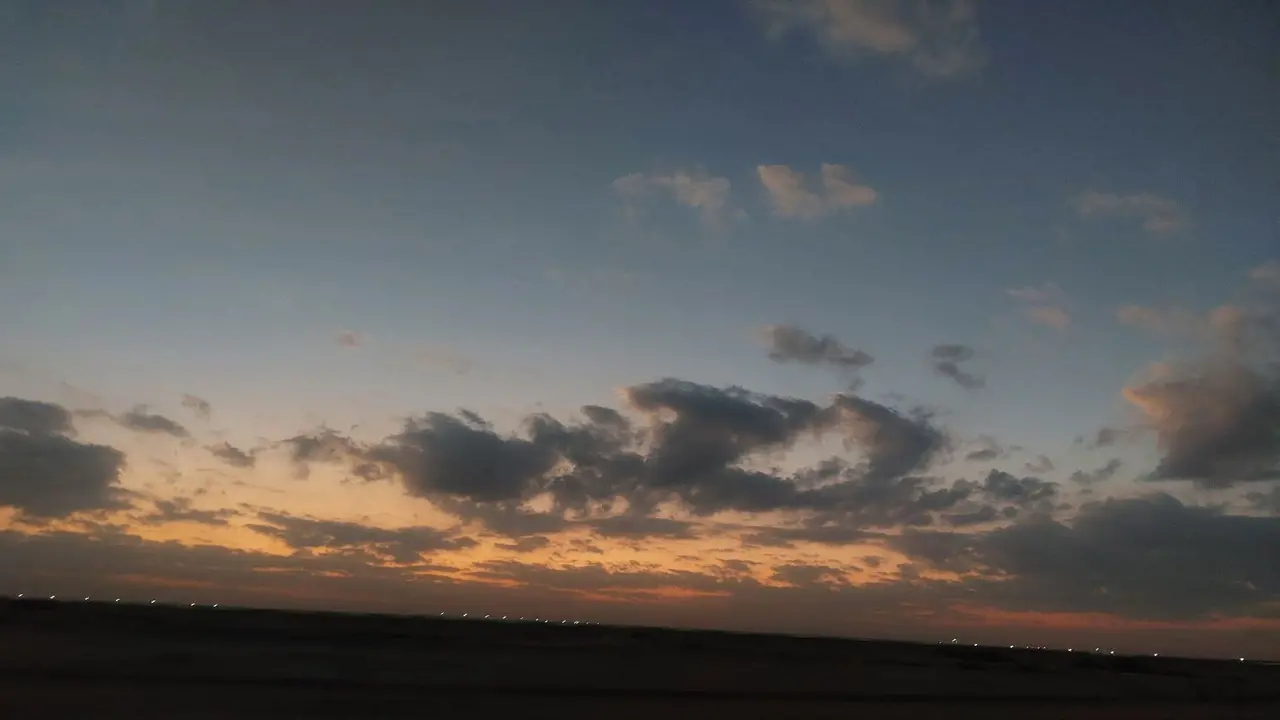 حالة الطقس السبت 7 مارس تشهد طقساً دافئاً نهاراً وبارداً ليلاً مع شبورة